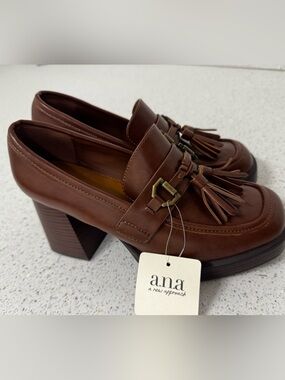 A.N.A  Platform Hazen Brown Leather Tassel Lug Sole Loafers Heels Size 6M Chunky